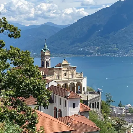 Casa Ai Lupi With Panoramic View Vakantiehuis Gordola
