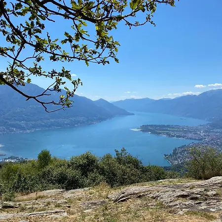 Casa Ai Lupi With Panoramic View Vakantiehuis Gordola