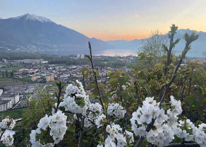 Сasa de vacaciones Casa Ai Lupi With Panoramic View Gordola