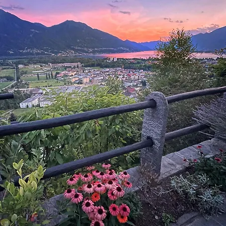 Casa Ai Lupi With Panoramic View Gordola