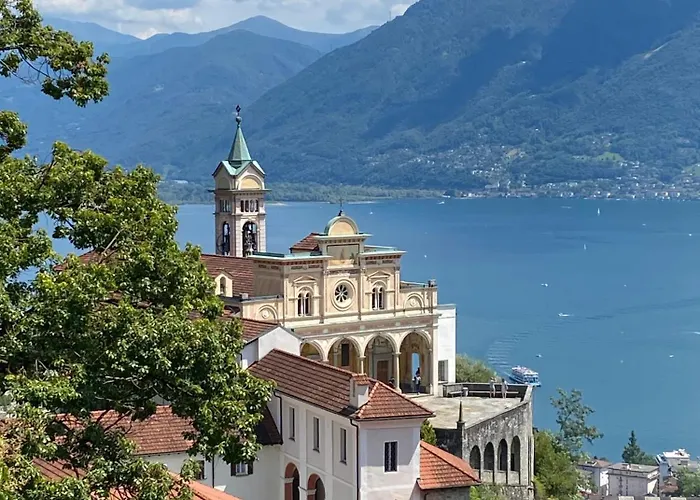 Casa Ai Lupi With Panoramic View Vakantiehuis Gordola